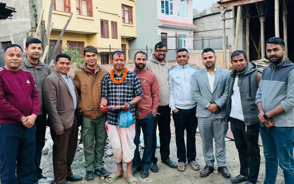 मन्दीप रेग्मि सरको घर पुजामा सहभागी