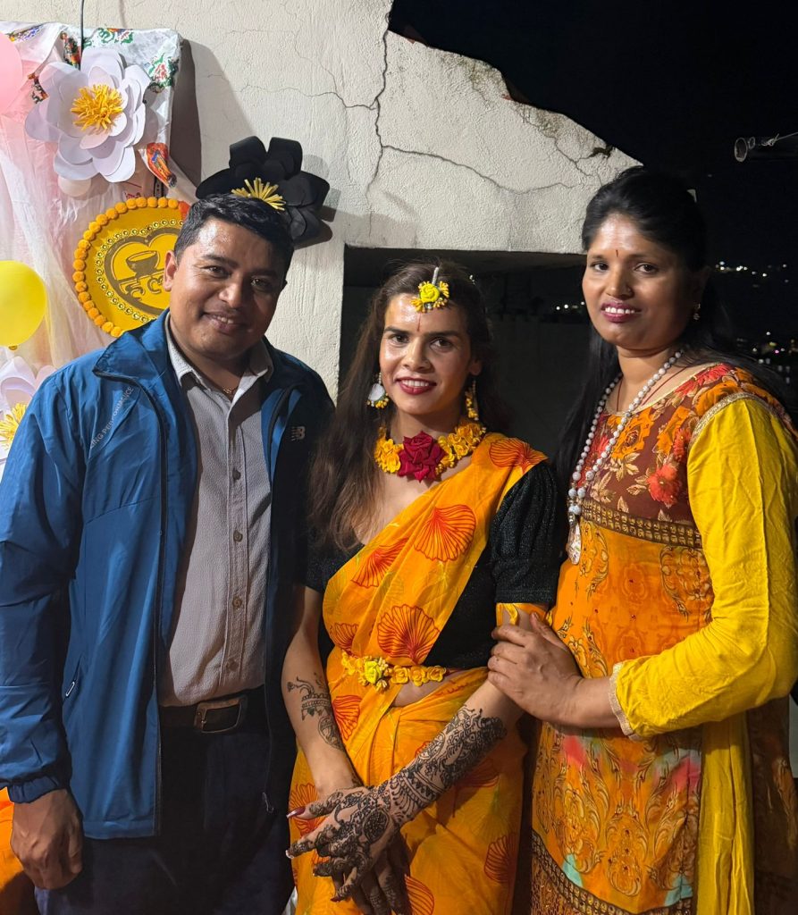 सान्ता बहिनिको हल्दि मेहन्दिमा